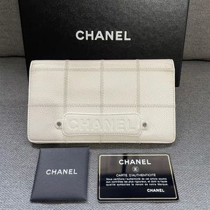 CHANEL Caviar skin chocolate bar wallet Vintage Authentic